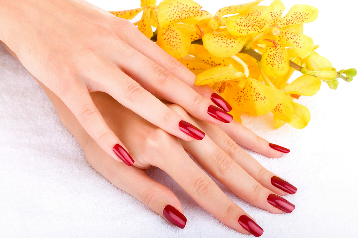 esmaltar as unhas
