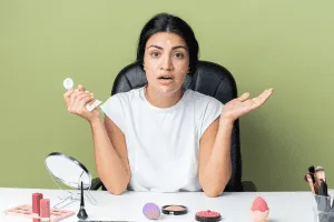 Como disfarçar cicatrizes usando maquiagem